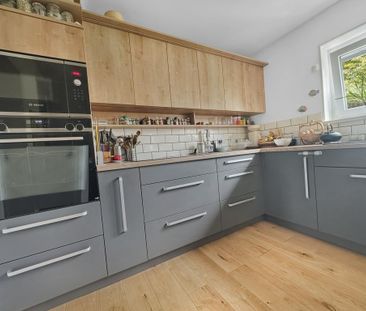 4 bedroom terraced house to rent - Photo 3