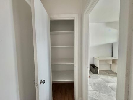 Unit 18: Entire unit - Photo 2