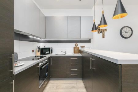 Centrium, Woking, Surrey, GU22 - Photo 5