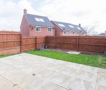 3 bedroom semi-detached house to rent - Photo 3