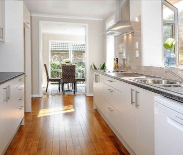 Charming 3-Bedroom Home in Panmure – Prime Location! - Photo 5