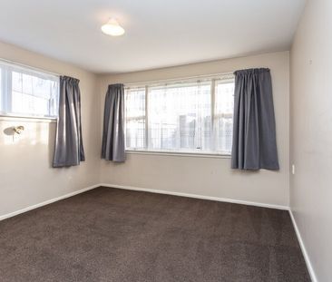 Riccarton 2 x double bedroom unit great location. - Photo 6