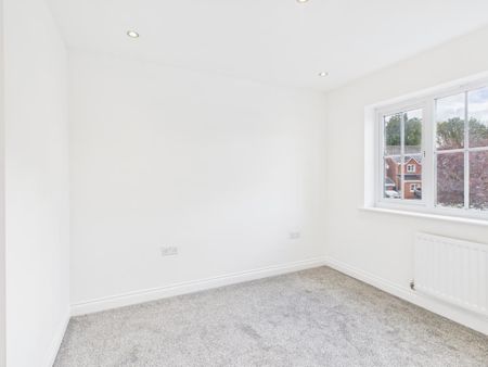 4 bedroom detached house to rent - Photo 4