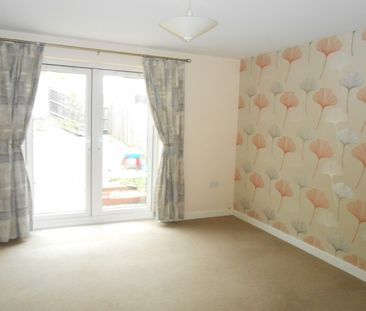 2 bed Town House, - Photo 4