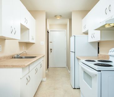 Highland House Apartments - Photo 2