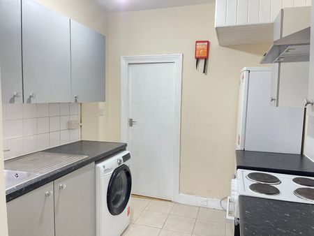 4 Bed Terraced House, Oakdale Road, N4 - Photo 4