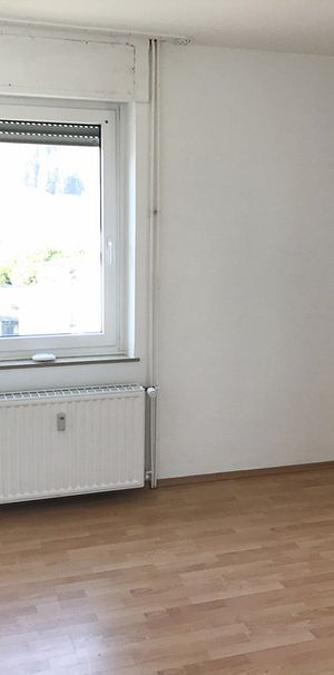 Jetzt wird es schön! *2 renovierte Zimmer erwarten Sie* - Foto 1