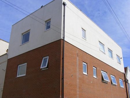 2 bedroom flat to rent - Photo 4