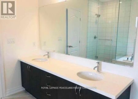 19 BOTELHO CIRCLE - Photo 2