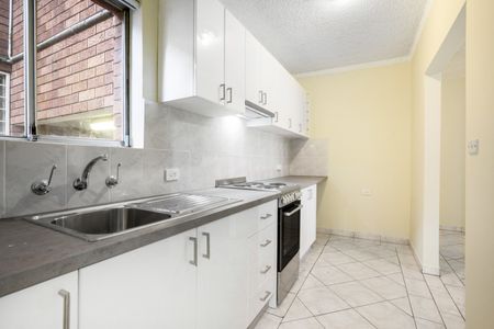 2 Bedroom Unit Near Parramatta CBD - Photo 2
