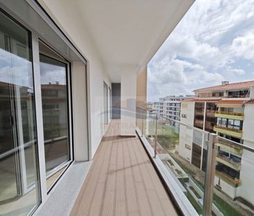 Luxury Apartment for rent in Parede, Cascais, Lisbon - Photo 2