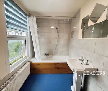 2 bedroom maisonette to rent Queens Park Road, Brighton, East Susse... - Photo 4