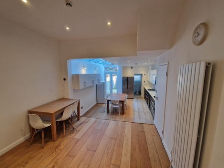 Room in a Shared House, Woolmer Road, N18 - Photo 4