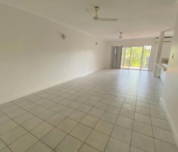 BREEZY 2 BEDROOM UNIT! - Photo 4