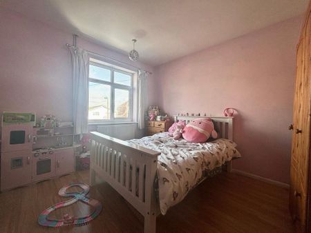 4 bedroom flat to rent - Photo 5