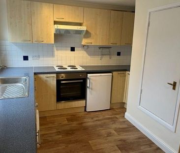 3 bedroom terraced house to rent - Photo 6