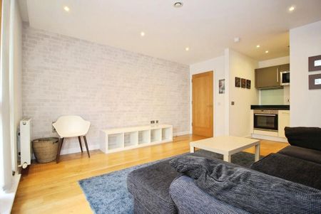 1 bedroom flat to rent - Photo 2