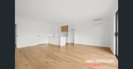 Stylish Four-Bedroom Abode Overlooking Parklands & Creeks! - Photo 3