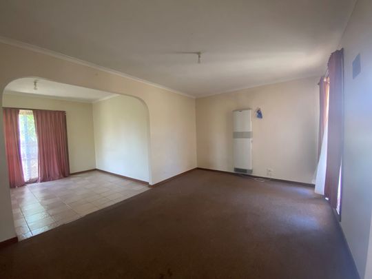 Cozy 2-Bedroom Gem Just Steps from Dandenong Market - Photo 1