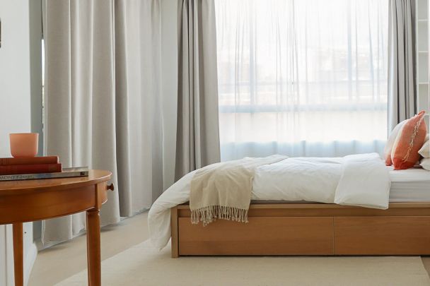 Fully Furnished Stylish Warehouse Conversion in the Sought-After 'Amberwood' Complex - Photo 1