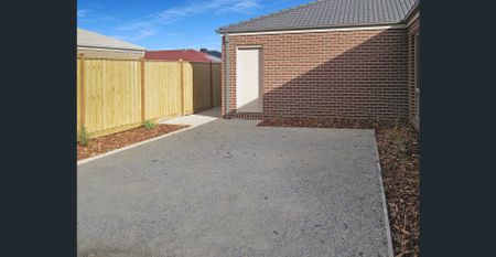 Spacious and Practical Four Bedroom Home! - Photo 5