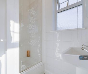 4 bedroom detached house to rent - Photo 1