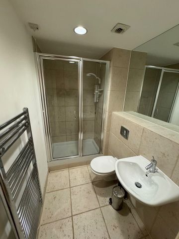 1 Bed Flat, Wellington Street, LS1 - Photo 3