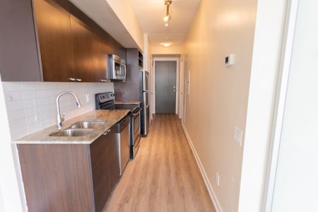 For Lease - 105 The Queensway N/A Unit# 612, Toronto, Ontario - Photo 2