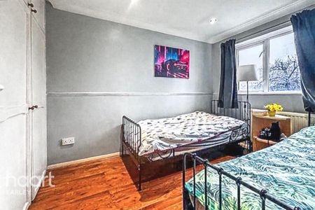 4 bedroom detached house to rent - Photo 4