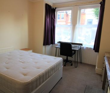 Room in a Shared House, Ashford Road, BN1 - Photo 1