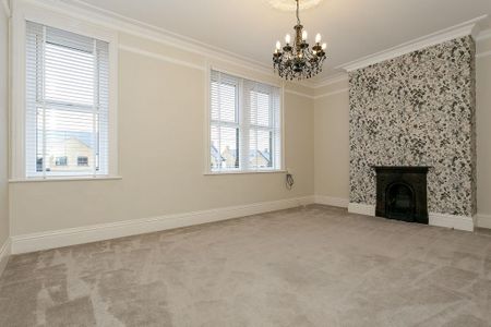 3 bedroom maisonette to rent - Photo 2