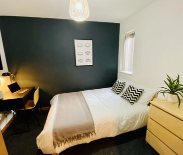 4 bedroom terraced house to rent - Photo 3