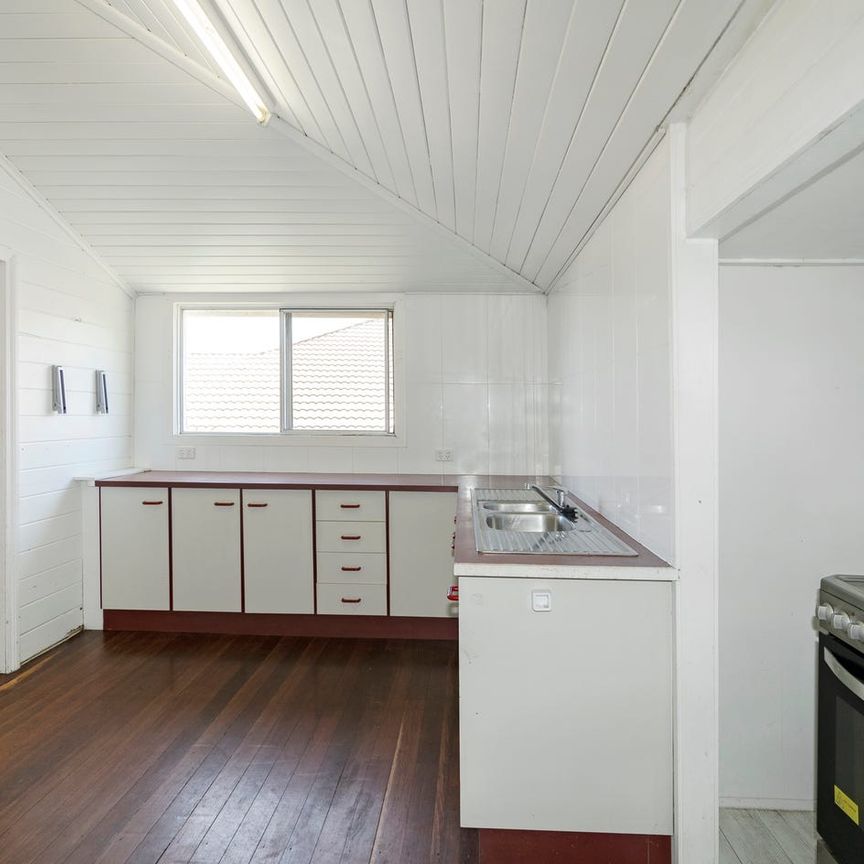 Comfort, Convenience & Coastal Living in the Heart of Bargara - Photo 1