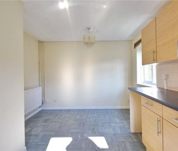 2 bedroom end of terrace house to rent - Photo 5