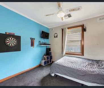 Spacious 3 Bedroom Home in a Convenient Location - Photo 1