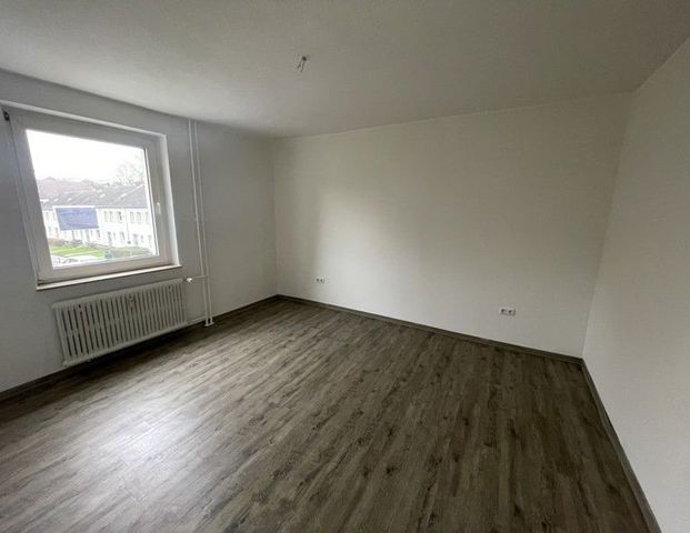 Schöne 2,5-Zi.-Wohnung mit Balkon im grünen - Photo 1