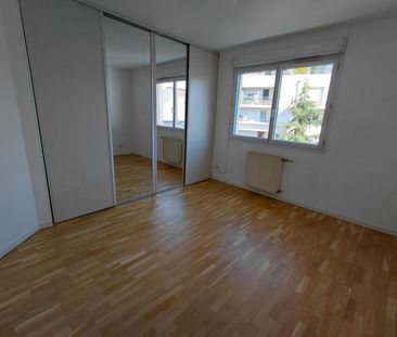 Location Appartement 5 pièces 103m² VILLEURBANNE 69100 - Photo 2