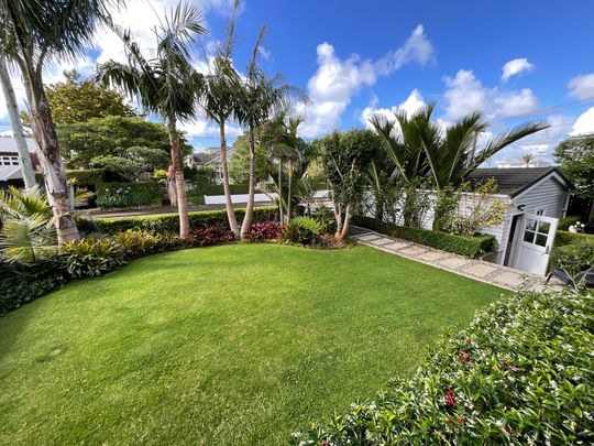 FAMILY LIVING CLOSE TO THE HOSPITAL - Photo 1