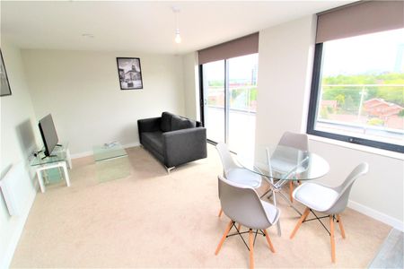 3 bedroom Flat To Rent - Photo 4