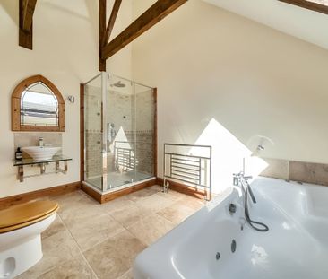 5 bedroom detached house to rent - Photo 3