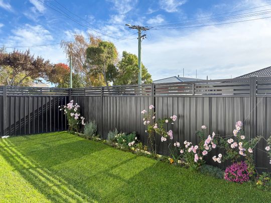 4/12 Keoghs Lane, St. Albans Christchurch 8014 - Photo 1