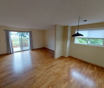 2 BEDROOM TOWNHOUSE IN BOWER! - Photo 1