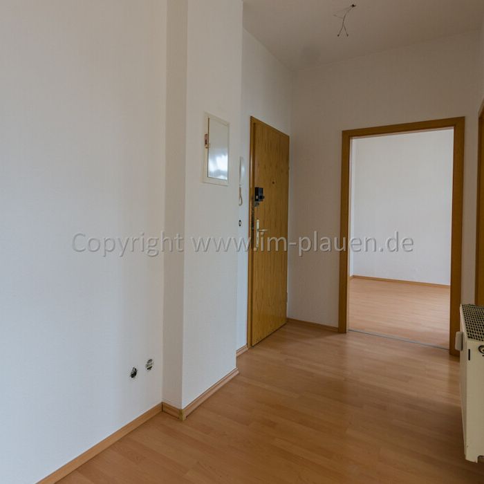 EBK möglich - preisgünstige Altbauwohnung - zentrumsnah - Laminat - Bad mit Dusche - Foto 1