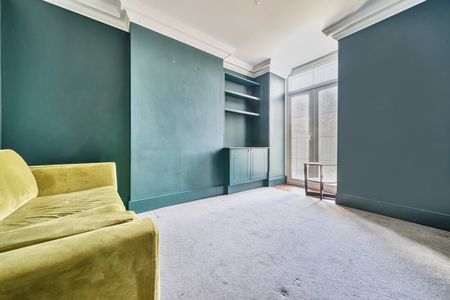 Terraced House to rent - Old Road West, Gravesend, DA11 - Photo 4