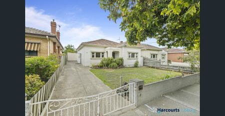 Spacious 3-Bedroom Home! - Photo 3