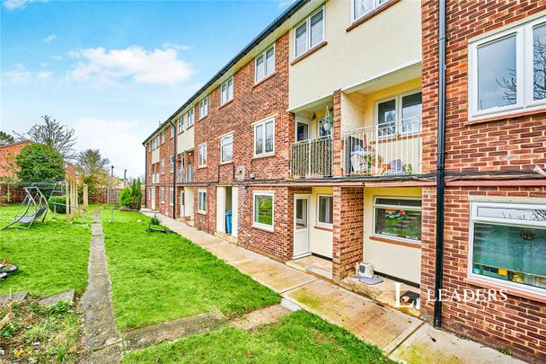 1 bedroom apartment to rent Plaw Hatch Close, Bishops Stortford, CM23 - Photo 1