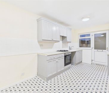 3 Bedroom Semi-detached - Photo 6