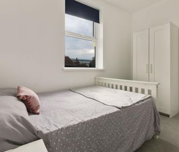 4 bedroom terraced house to rent - Photo 3