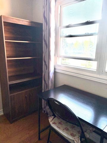 For Lease - 3153 Colonial Drive Unit# Bedroom C with Ensuite, Mississauga, Ontario - Photo 2