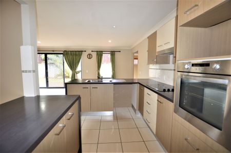 Large Home in Stretton School Catchment&excl; - Photo 4